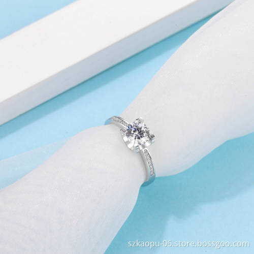 Fashion Jewelry  925 Silver Ring For Women Wedding Ring Four Prong Moissanite With Cutting Diamonds  For Anniversary